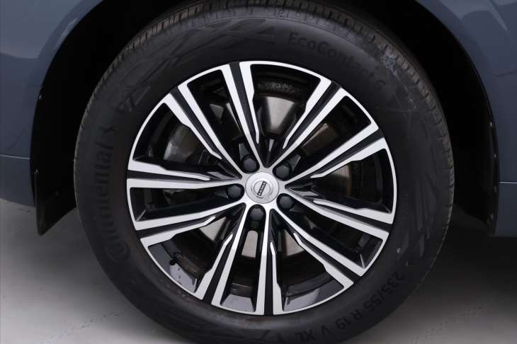 Volvo XC60 2,0 B4 AWD CZ Inscription DPH