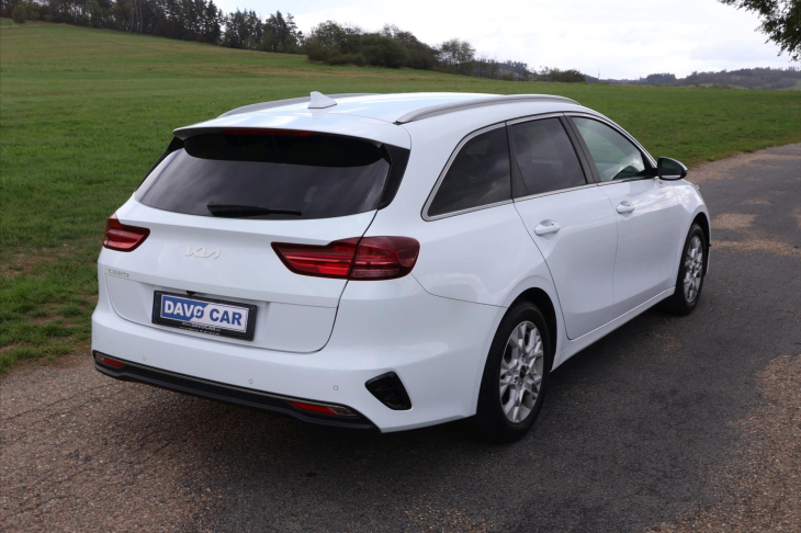 Kia Ceed 1,5 T-GDI 117kW DCT TOP DPH CZ