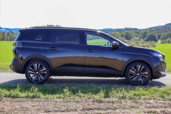Peugeot 5008 1,5 HDI GT-line DPH 7-Míst