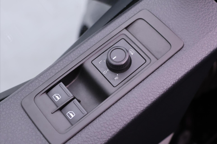 Volkswagen Transporter 2,0 TDI 75kW Klima 9-Míst Tažné