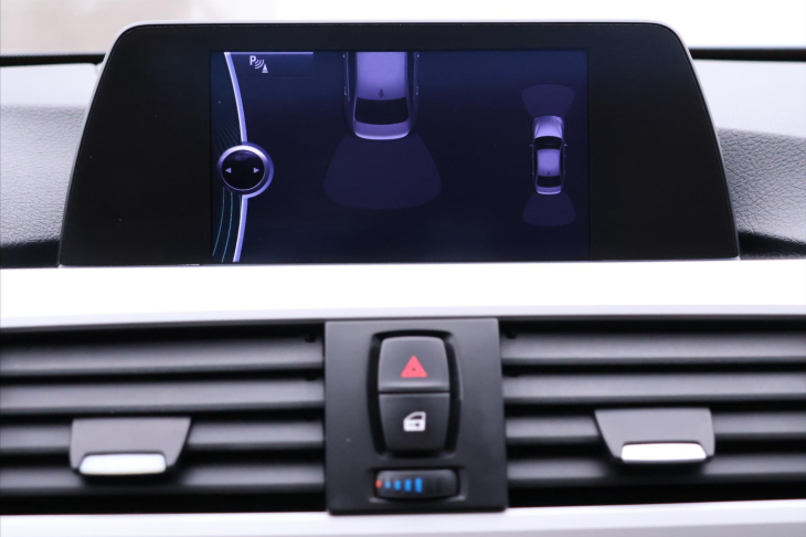 BMW Řada 3 2,0 320d 120kW Aut. Xenon Kůže