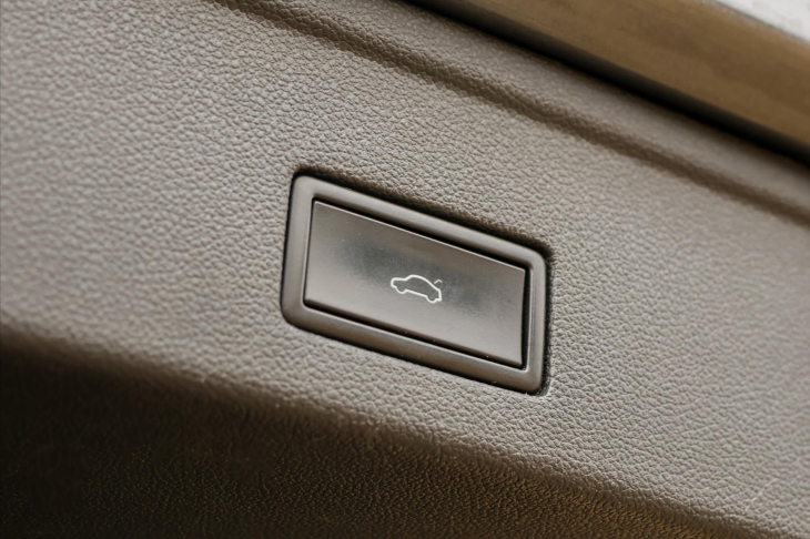 Volkswagen Touareg 3,0 TDI V6 210kW 4M CZ DPH