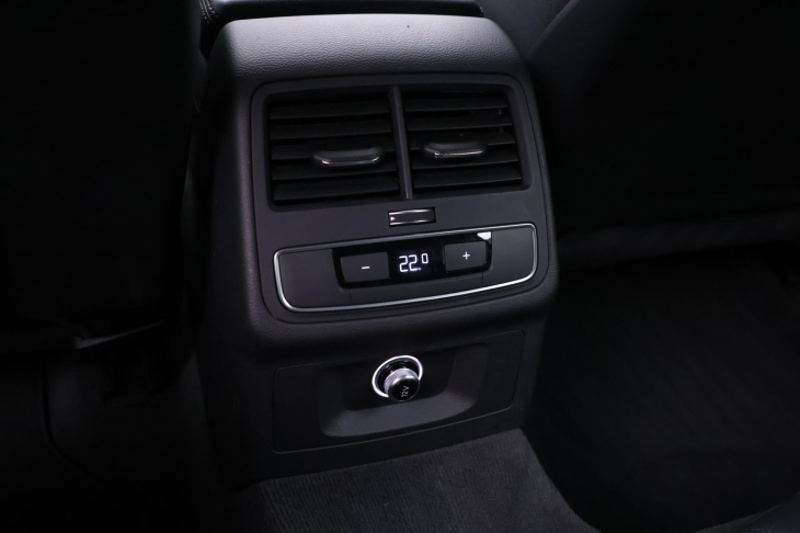 Audi A4 2,0 TDI 140kW Quattro CZ DPH