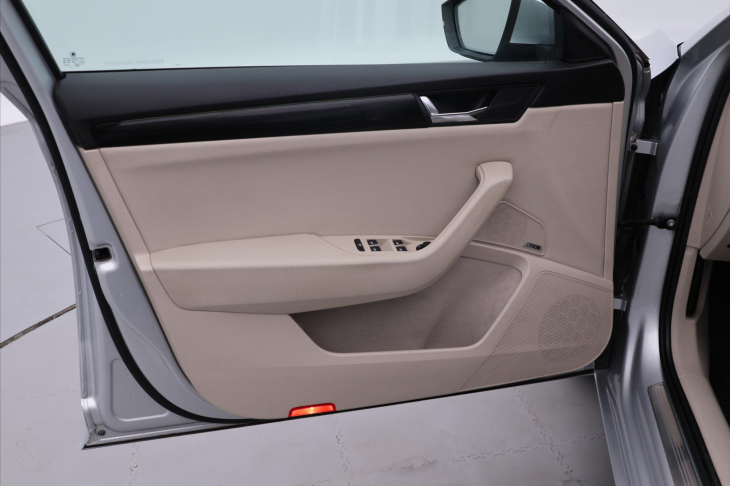 Škoda Superb 2,0 TDI 140kW L&K CZ DPH DSG