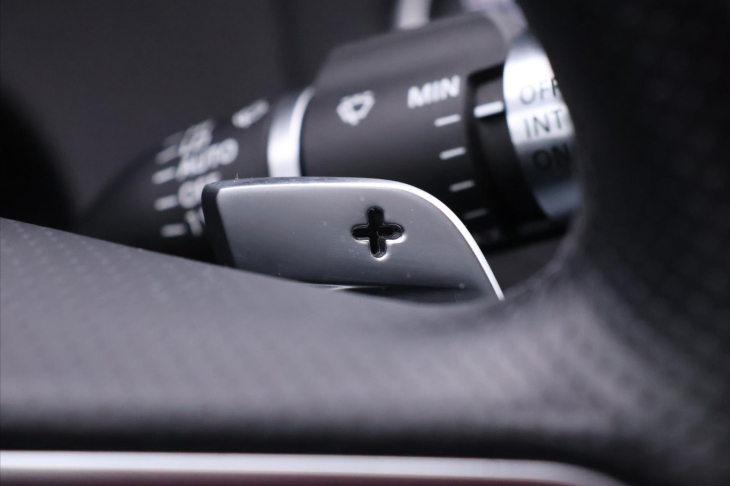 Land Rover Range Rover Velar 3,0 D 221 kW R-Dynamic SE