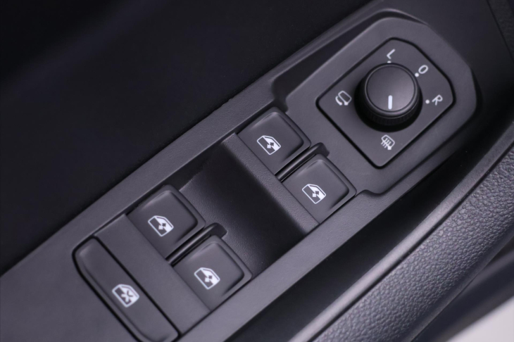 Škoda Karoq 2,0 TDI 4x4 DSG Sportline CZ