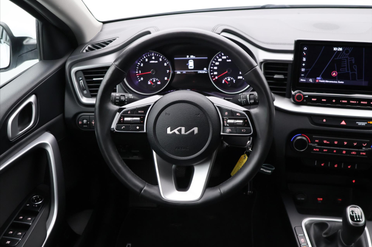 Kia Ceed 1,5 T-GDI 117kW TOP DPH CZ 1.Maj