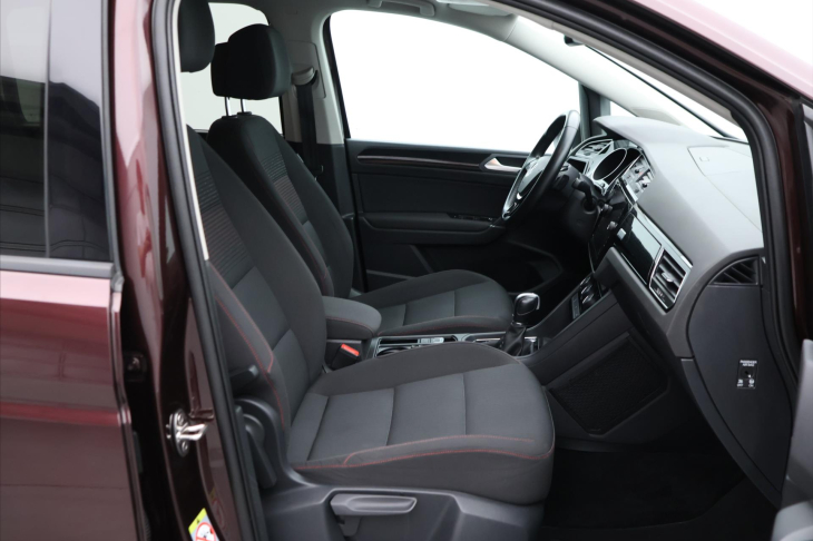 Volkswagen Touran 1,4 TSI 110kW DSG Sound 7-Míst