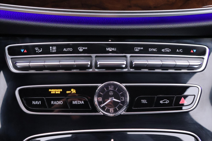 Mercedes-Benz Třídy E 2,0 220d 143kW 4Matic Aut. LED