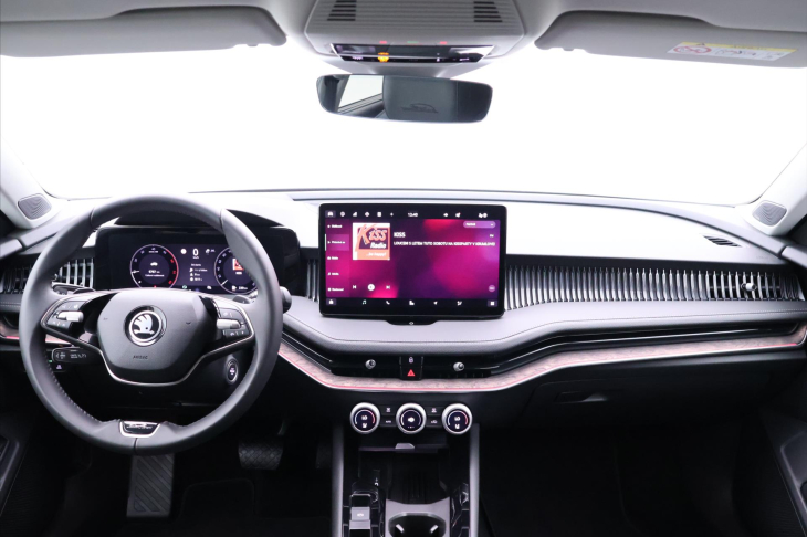 Škoda Superb 2,0 TDI DSG Laurin&Klement DPH