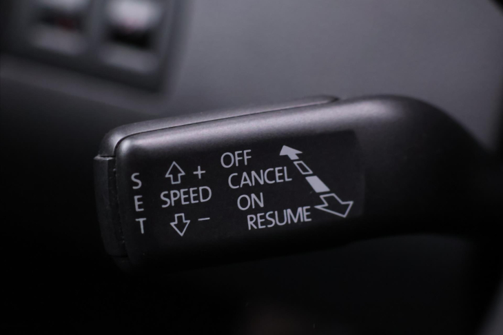 Volkswagen Touran 2,0 TDI 125kW DSG Cross 7-Míst