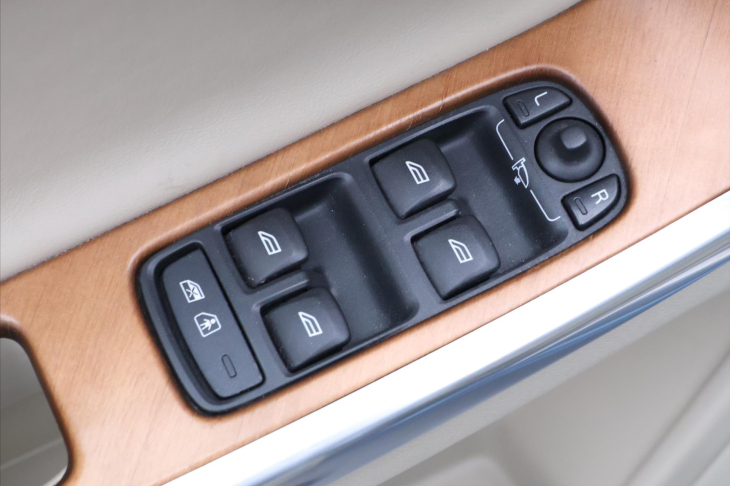 Volvo XC60 2,4 D5 169kW CZ Inscription