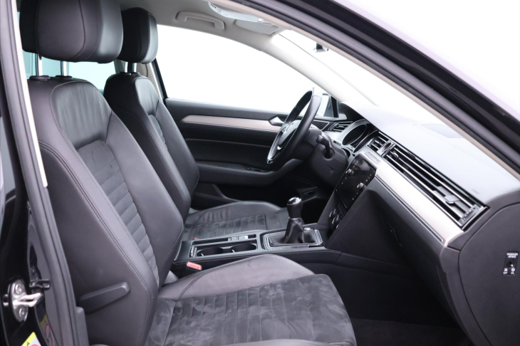 Volkswagen Passat 2,0 TDI 110kW CZ Highline LED