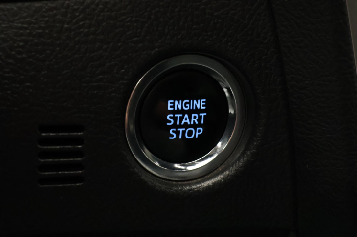 Toyota Auris 2,0 D-4D CZ Sports 1.Maj Tažné