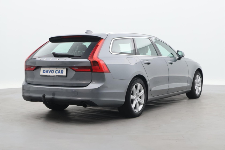 Volvo V90 2.0 D3 110kW Momentum LED