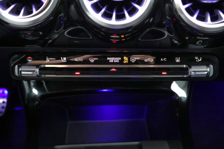 Mercedes-Benz CLA 1,3 250 118kW 250 E-Hybrid AMG