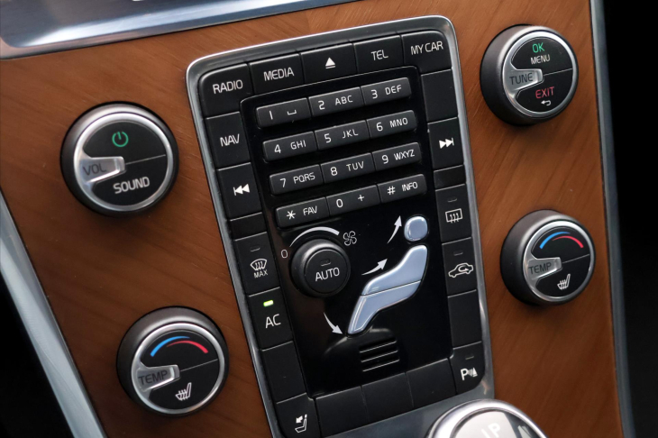 Volvo XC60 2,0 D4 120kW Momentum AUT