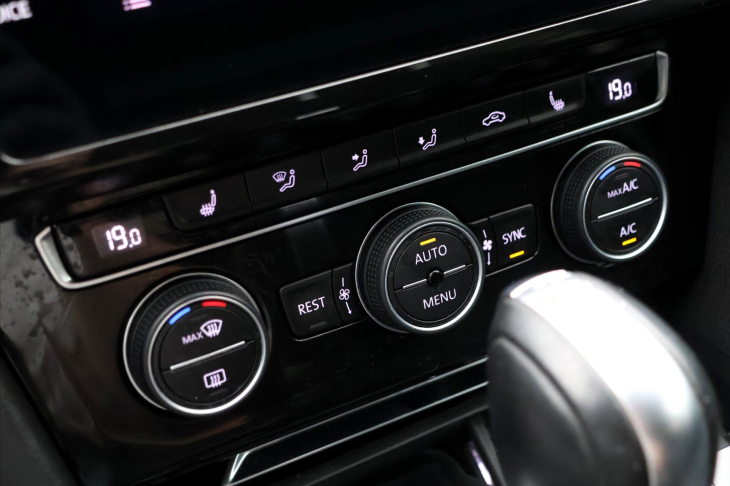 Volkswagen Arteon 2,0 TDI 140kW DSG Elegance CZ