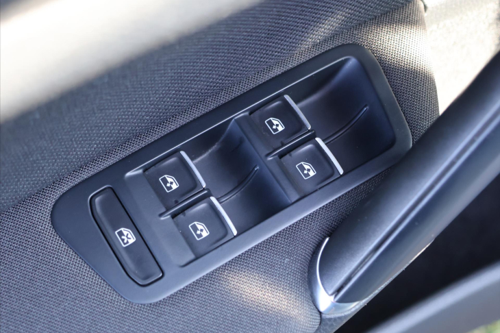 Volkswagen Golf 2,0 GTI 180kW DSG Performance