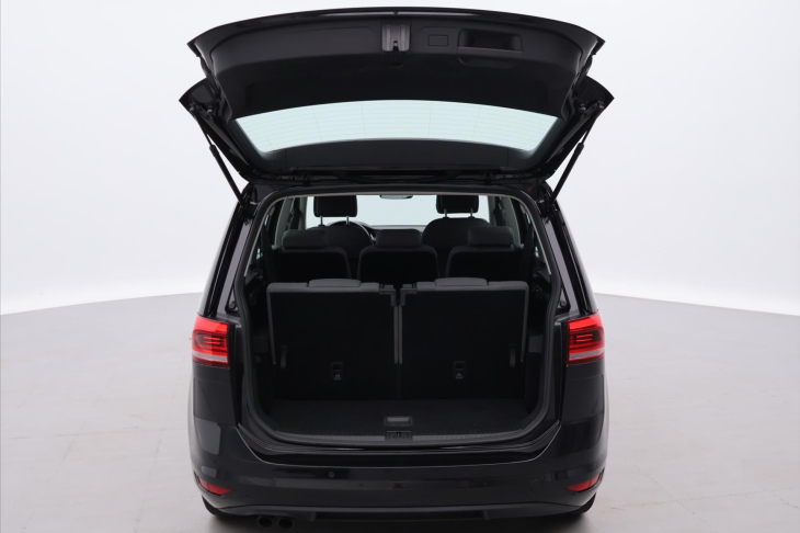 Volkswagen Touran 2.0 TDI 110kW DSG 7-Míst DPH