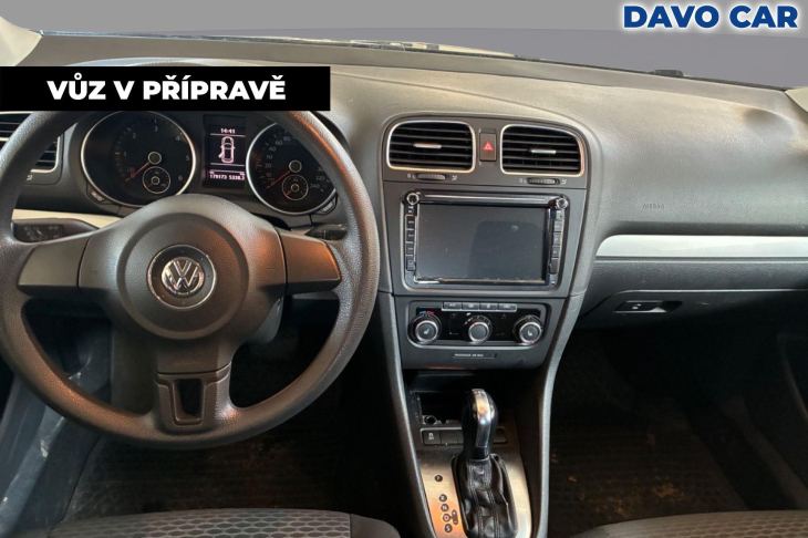 Volkswagen Golf 1,6 TDI DSG Webasto Serv.Kniha