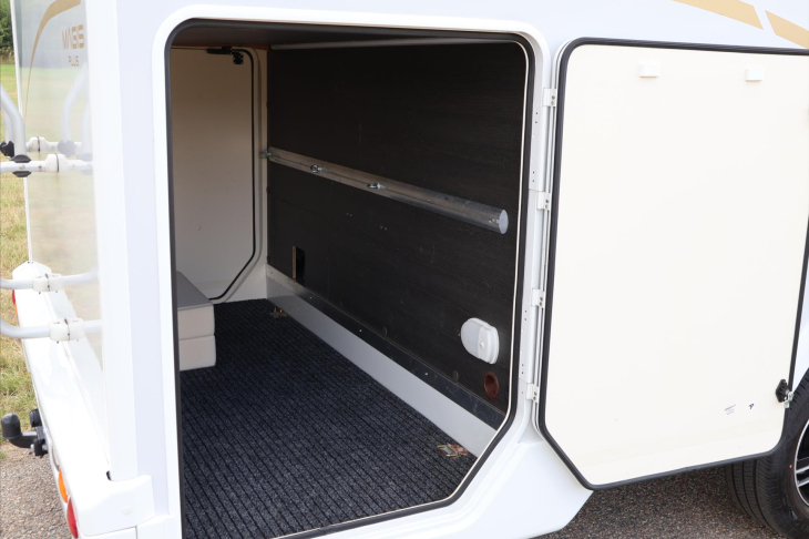 CI Caravans International Ostatní 2.0 CI Magis Plus 84 CZ DPH obytný automobil