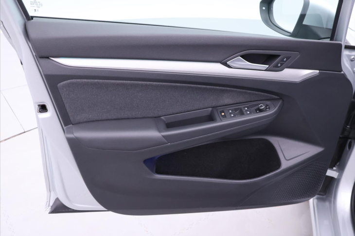 Volkswagen Golf 1,5 TSI EVO 110kW mHEV Life DSG