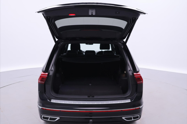 Volkswagen Tiguan Allspace 2,0 TSI DSG 4M R-Line 7Míst DPH