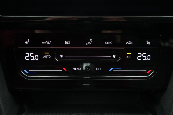 Volkswagen Passat 2,0 TDI 110kW DSG Matrix DPH