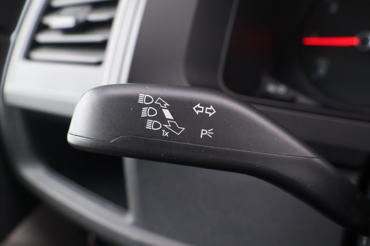 Volkswagen Transporter 2,0 TDI 75kW 6-Míst CZ DPH