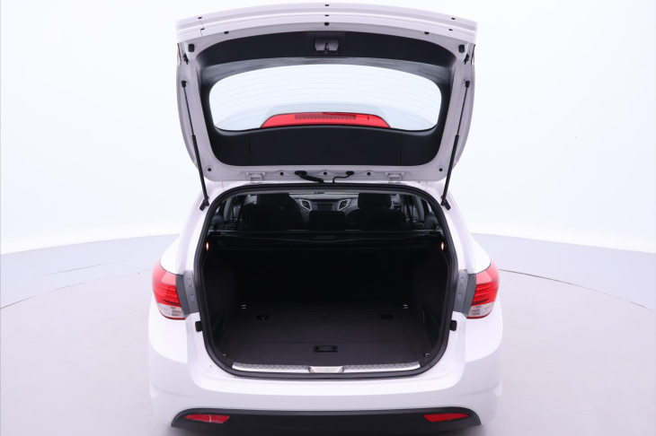 Hyundai i40 1,6 GDI Fifa edice Serv. kniha