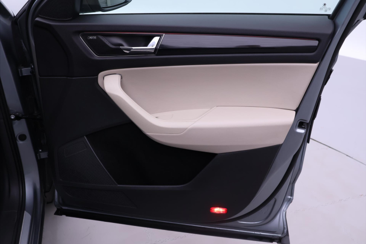 Škoda Kodiaq 2,0 TSI DSG 4x4 CZ Style 7Míst