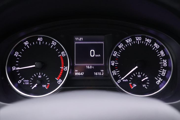 Škoda Rapid 1,2 TSI 81kW Aut.klima Xenon CZ