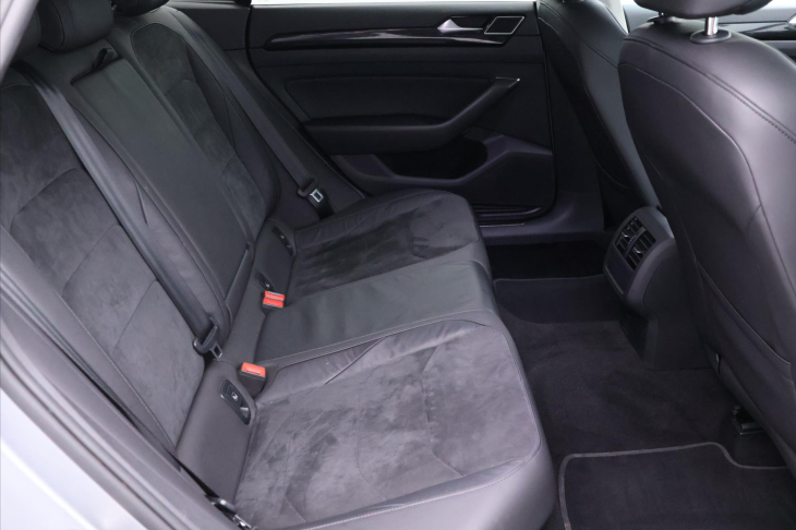 Volkswagen Arteon 2,0 TDI 140KW DSG LED Navi CZ