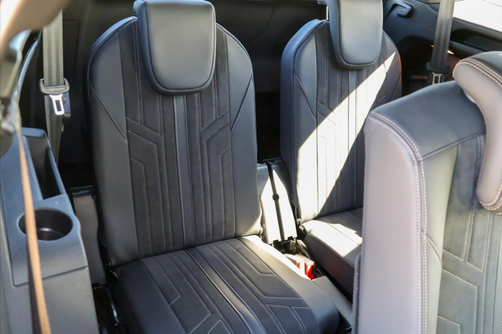 Peugeot 5008 1,5 HDI GT-line DPH 7-Míst