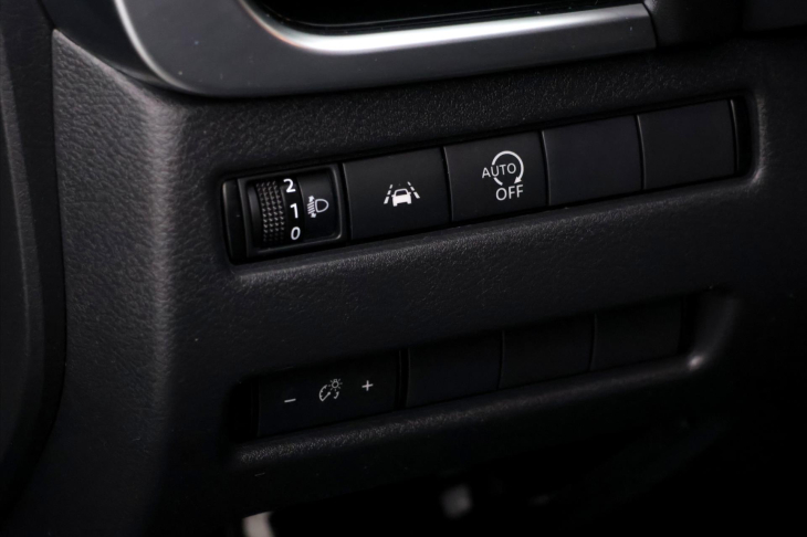 Nissan Qashqai 1,3 T-GDI N-Connecta CZ