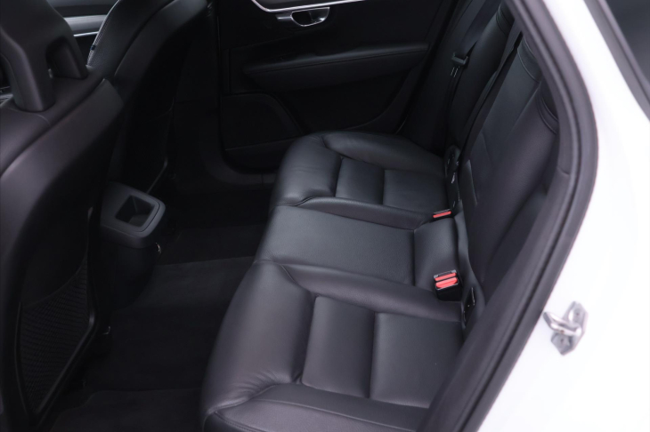 Volvo S90 2,0 D5 177kw AWD Momentum CZ DPH