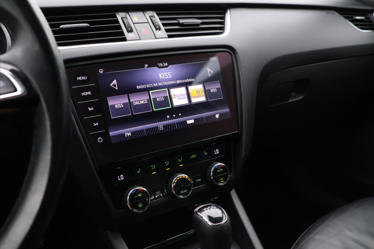 Škoda Octavia 1,6 TDI DSG Style+ LED Kůže