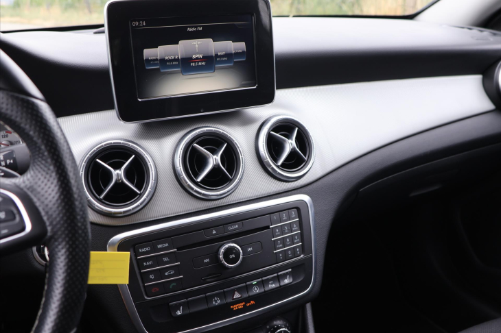 Mercedes-Benz CLA 2,0 250 155kW 4Matic Xenon