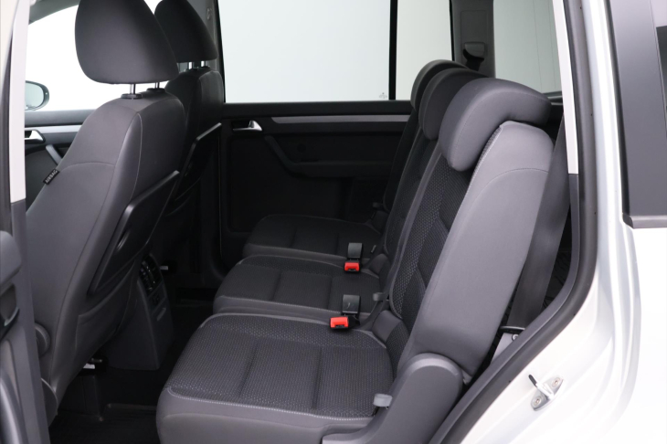 Volkswagen Touran 1,6 TDI 77kW DSG Comfortline CZ
