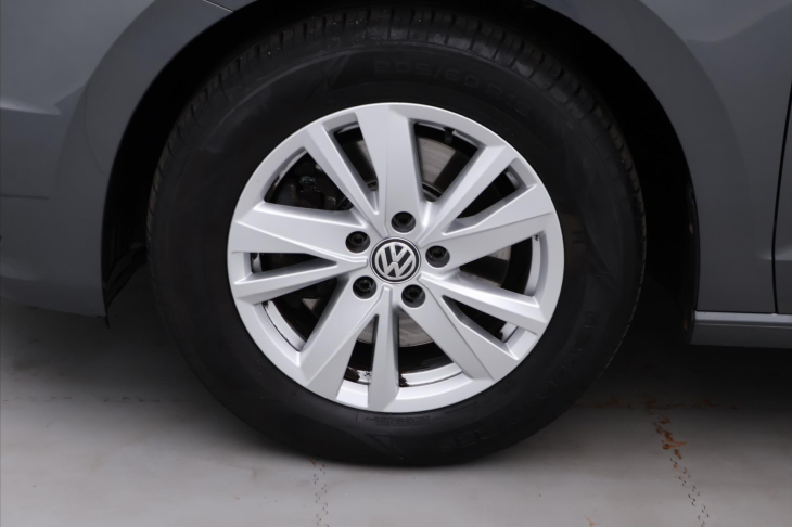 Volkswagen Touran 2,0 TDI DSG Parorama Navi