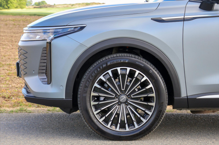 Omoda 9 1.5 Hybrid 395KW CZ 7 let záruka