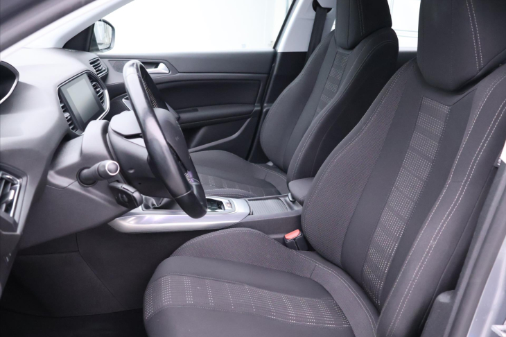 Peugeot 308 1,2 PT 96kW Allure LED Navi