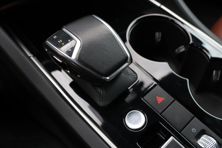 Volkswagen Touareg 3,0 TDI V6 210kW 4M CZ DPH