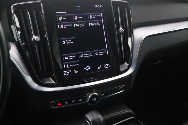 Volvo V60 2,0 T6 186kW 4x4 MomentumPro