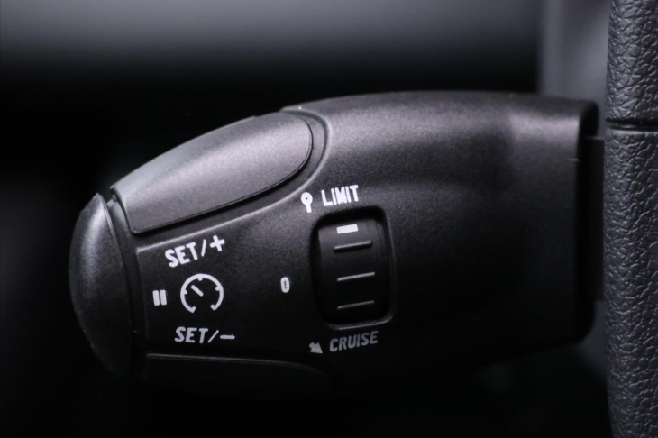 Peugeot 3008 1,6 THP 115kW Premium Pano CZ