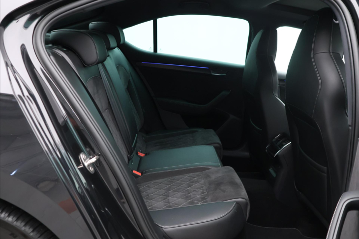 Škoda Superb 2,0 TDI 110kW SportLine DSG CZ