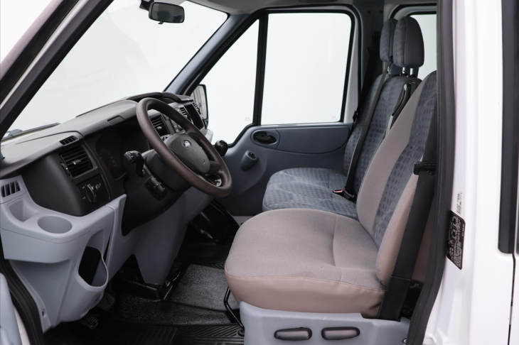 Ford Transit 2,2 TDCi 92kW 330L Base 7-Míst