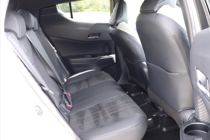 Toyota C-HR 2,0 Hybrid 112kW GR Sport CZ