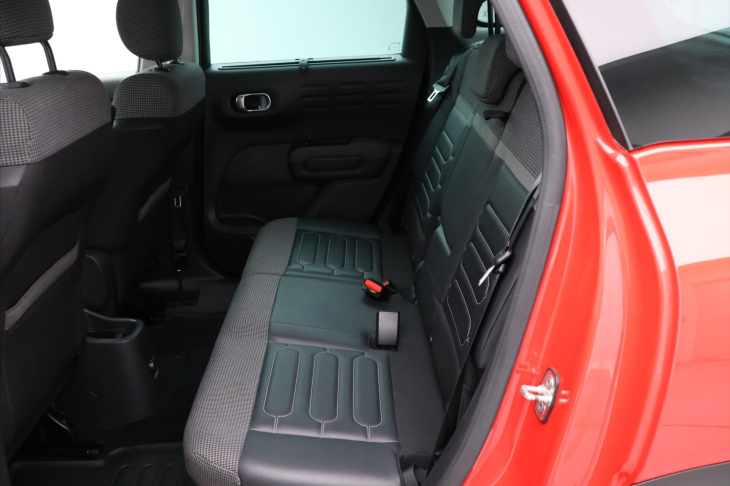 Citroën C3 Aircross 1,2 81kW Shine Aut.klima CZ